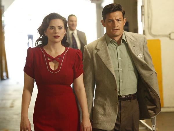 In the season two premiere, Peggy Carter moves to California to follow leads on a mysterious case.