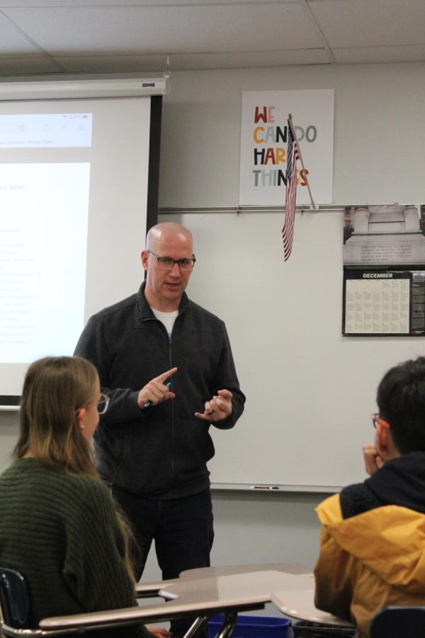 PHS English teacher Sean Berleman informs incoming freshman on journalism and broadcast classes.