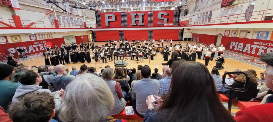 PHS+bands+play+together+at+the+start+of+the+second+winter+band+concert.