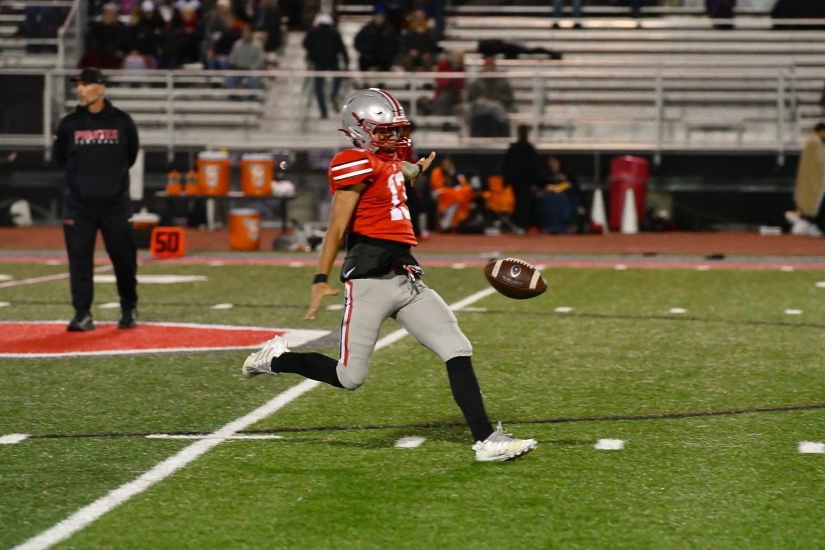 Palatine Pirates Varsity Football win 30-24 against Barrington Broncos on Oct. 26 and qualified for MSL West Playoffs.