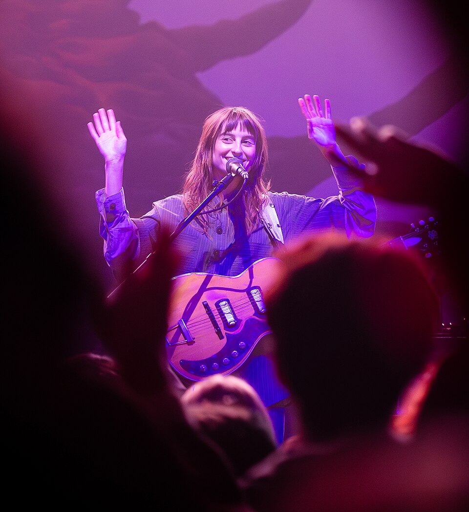 Webster performing in Chicago.